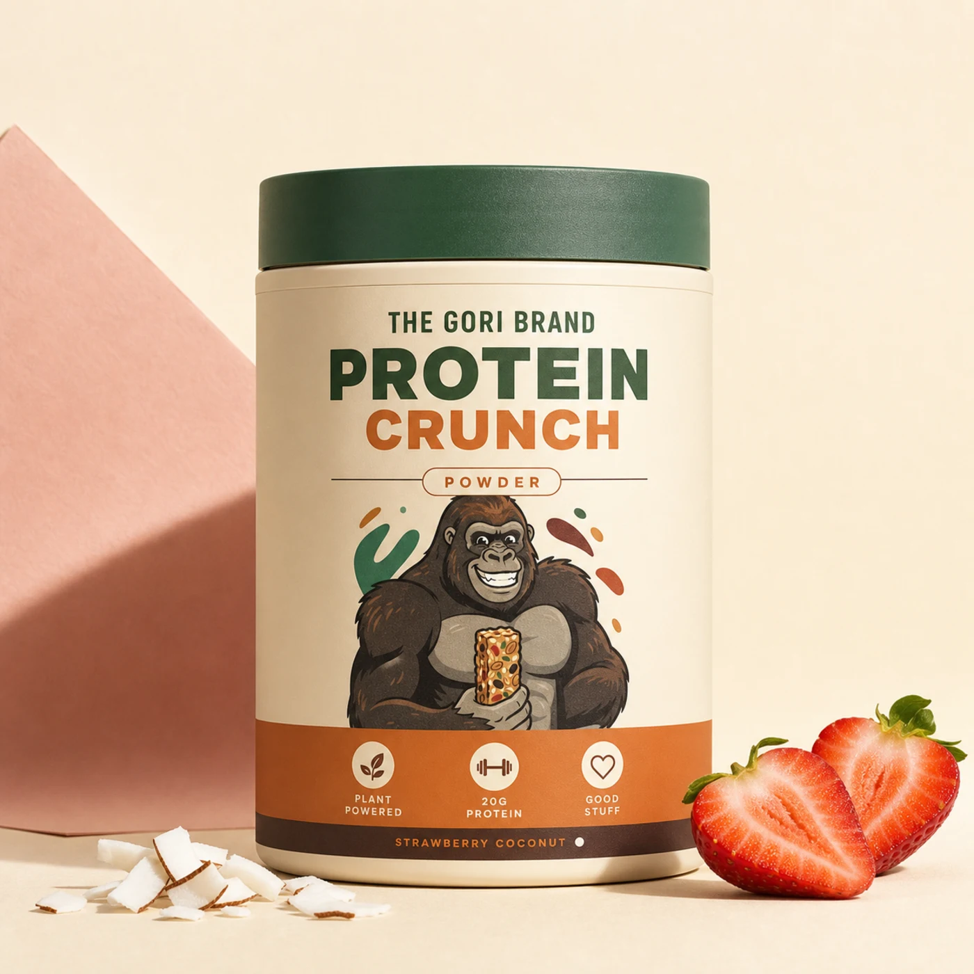 Tarro de Protein Crunch Gori sabor fresa y coco en una escena de estudio color crema